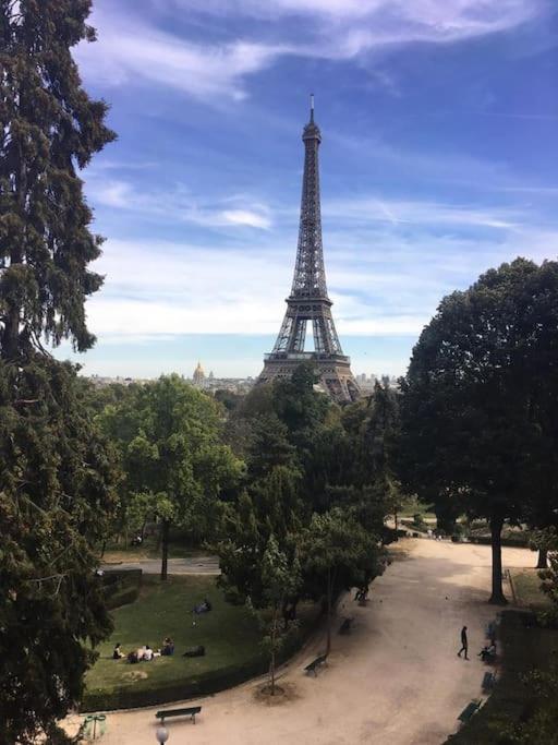 Eiffel Tower Paris Apartment Exterior foto
